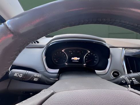 Used 2021 Chevrolet Traverse Premier image 32