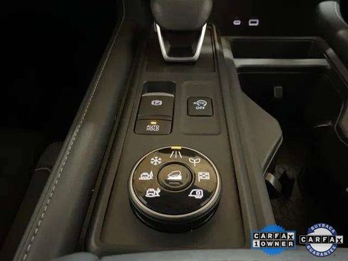 Used 2024 Nissan Pathfinder S image 53