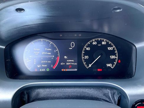 Used 2025 Honda HR-V Sport image 25
