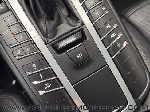 Used 2020 Porsche Macan Turbo image 31
