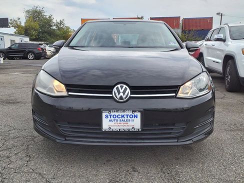 Used 2017 Volkswagen Golf S image 2