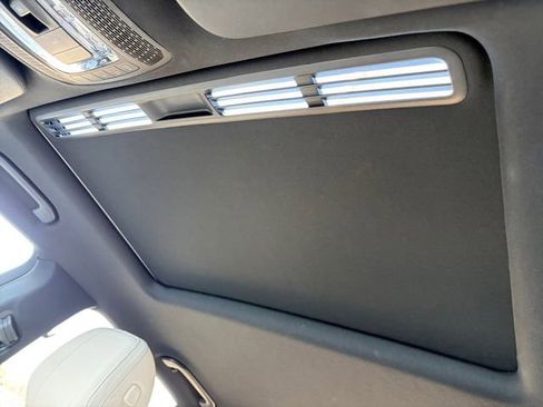 Used 2024 Mercedes-Benz GLE 450 4MATIC image 26