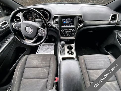 Used 2019 Jeep Grand Cherokee Laredo AWD/4WD image 14