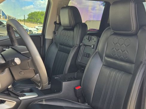 Used 2022 Nissan Frontier SV w/ SV Premium Package RWD image 14