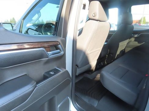 Used 2023 GMC Sierra 1500 SLE image 20