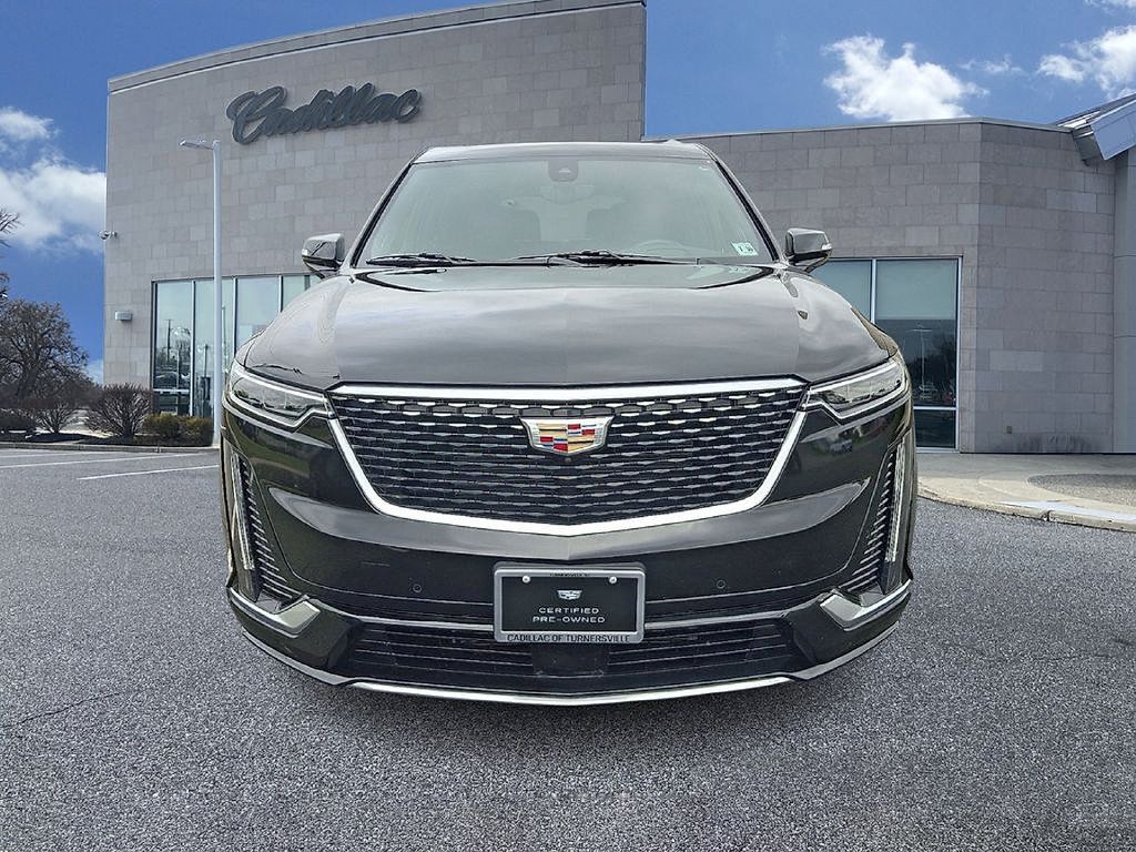 Used 2025 Cadillac XT6 Premium Luxury w/ Technology Package AWD/4WD image 2