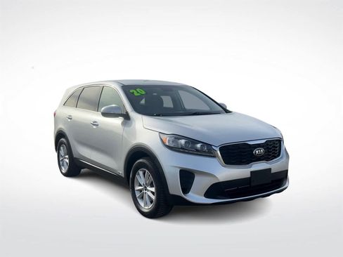 Used 2020 Kia Sorento LX image 3