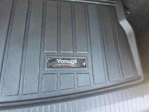Used 2019 Volkswagen Tiguan SE w/ Panoramic Sunroof Package AWD/4WD image 14