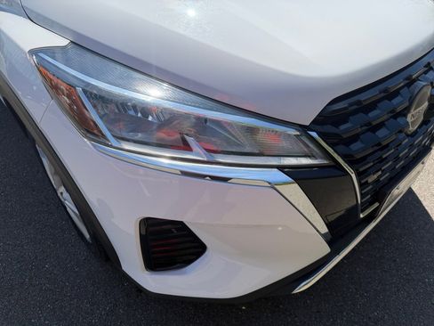 Used 2021 Nissan Kicks S image 24