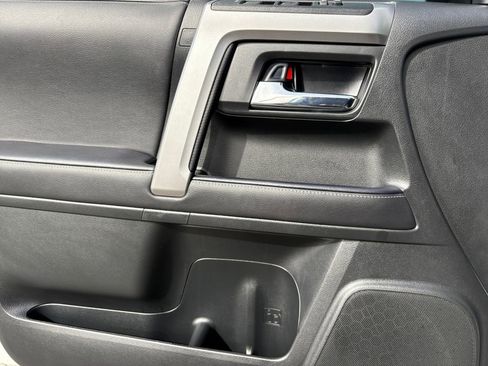 Used 2022 Toyota 4Runner SR5 Premium image 14