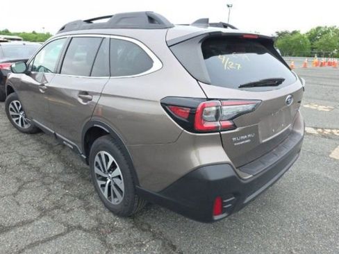 Used 2021 Subaru Outback Premium AWD/4WD image 6