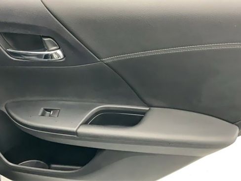 Used 2013 Honda Accord Touring image 25