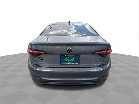 Used 2024 Volkswagen Jetta SE FWD image 5