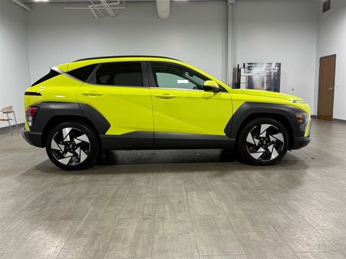 Used 2024 Hyundai Kona Limited image 3