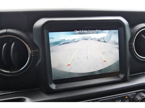 Used 2021 Jeep Wrangler Unlimited Sahara AWD/4WD image 22