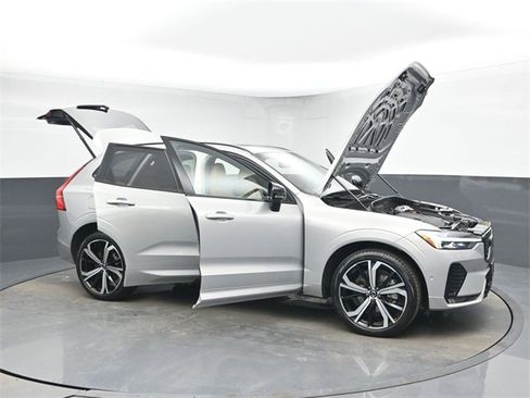 Used 2023 Volvo XC60 B6 Ultimate w/ Climate Package image 46