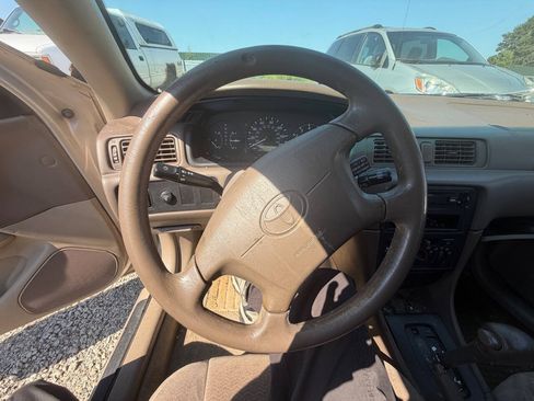 Used 1999 Toyota Camry LE FWD image 24