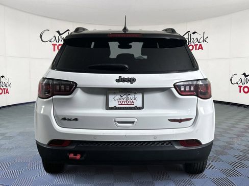Used 2025 Jeep Compass Trailhawk image 6