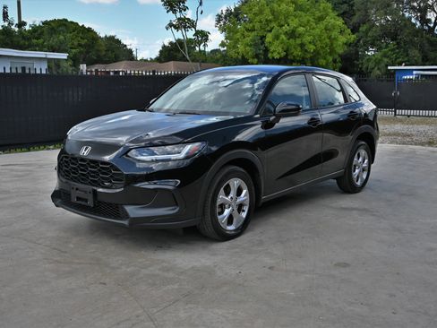 Used 2023 Honda HR-V LX image 1