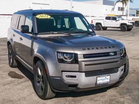 Used 2023 Land Rover Defender 130 S image 3