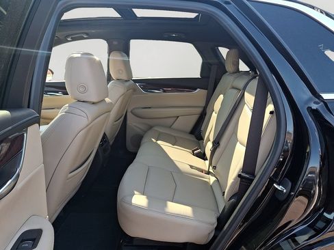 Used 2019 Cadillac XT5 Premium Luxury AWD/4WD image 8