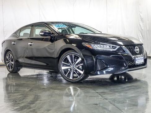 Used 2023 Nissan Maxima SV w/ Floor Mat Group FWD image 2