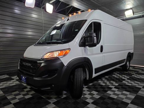 Used 2024 RAM ProMaster 2500 image 30