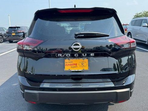 Certified 2025 Nissan Rogue SV FWD image 4