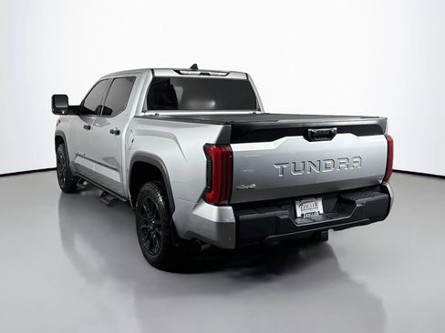 Used 2022 Toyota Tundra SR5 AWD/4WD image 5