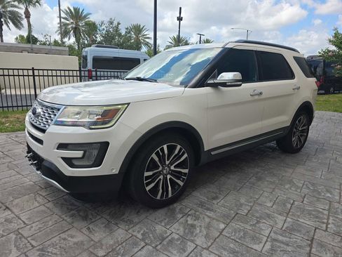 Used 2017 Ford Explorer Platinum AWD/4WD image 9
