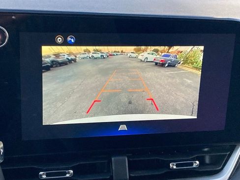 Used 2025 Chevrolet Equinox LT image 19