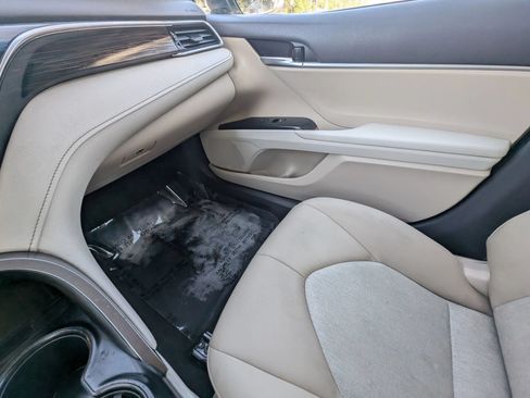 Used 2018 Toyota Camry LE FWD image 30