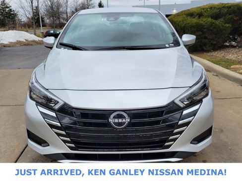 Certified 2025 Nissan Versa SV image 8