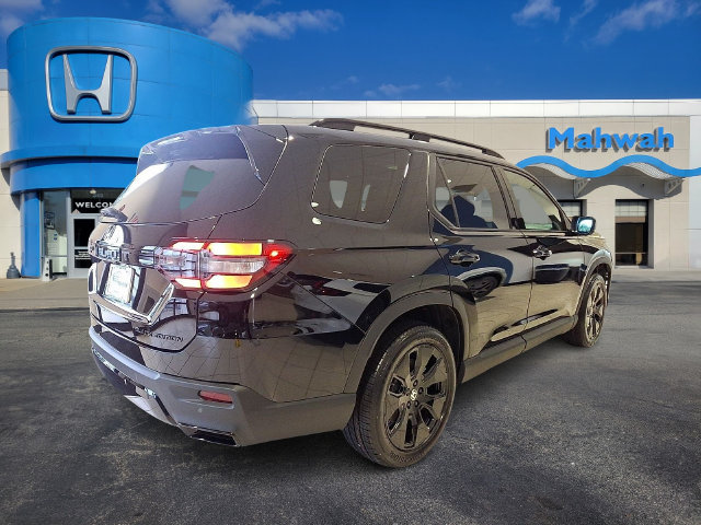 New 2026 Honda Pilot Black Edition image 3