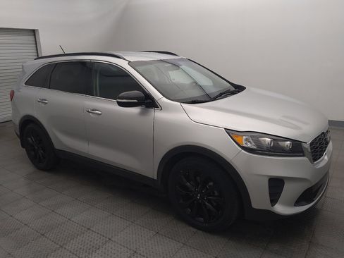 Used 2020 Kia Sorento S FWD image 11