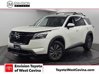 Used 2023 Nissan Pathfinder SV w/ Black Appearance Package