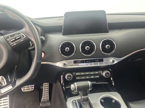 Used 2021 Kia Stinger GT1 RWD image 13