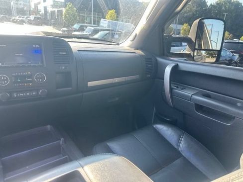 Used 2011 GMC Sierra 2500 SLE w/ SLE Preferred Package AWD/4WD image 19