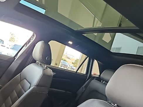 New 2026 Volkswagen Atlas Cross Sport SEL AWD/4WD image 29