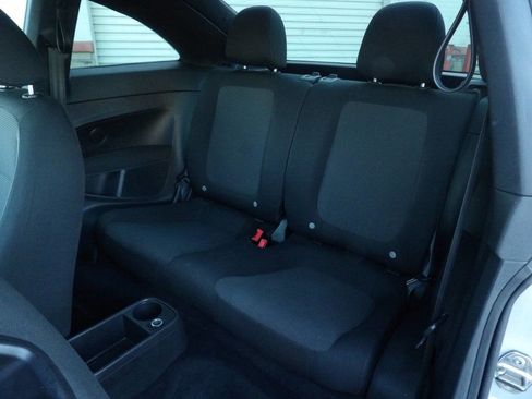 Used 2013 Volkswagen Beetle 2.5 FWD image 8