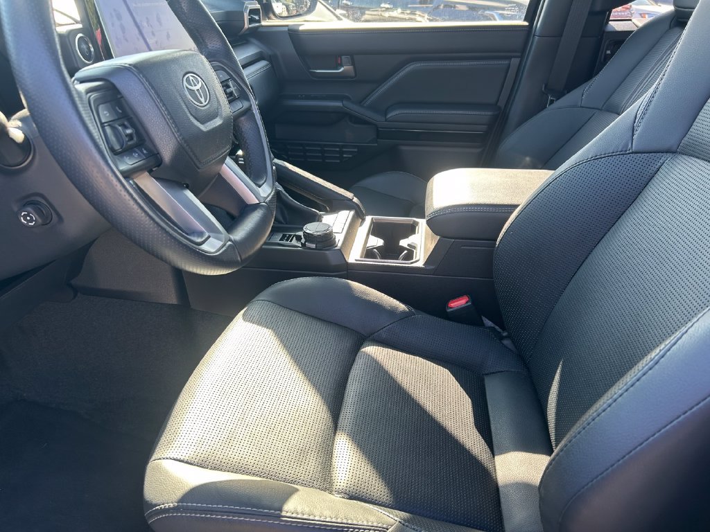 Certified 2025 Toyota 4Runner Limited AWD/4WD image 11