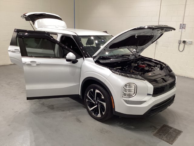 Used 2022 Mitsubishi Outlander ES FWD image 9