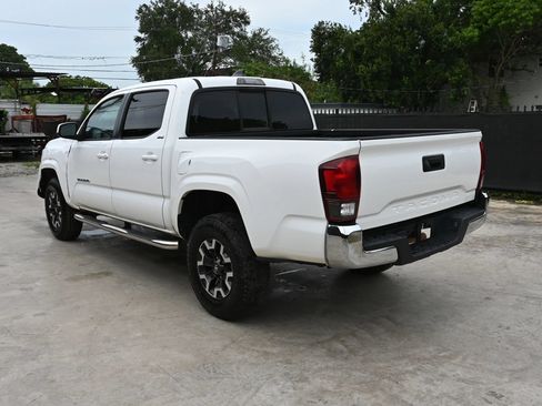 Used 2020 Toyota Tacoma SR5 RWD image 5