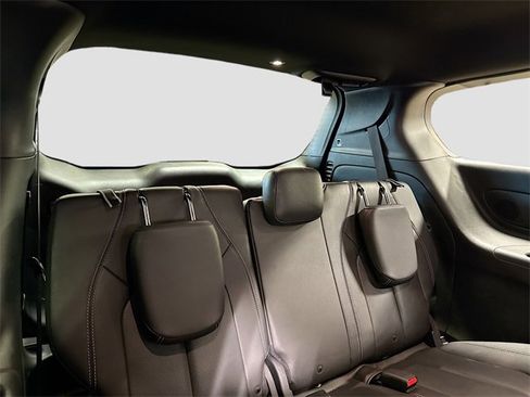 Used 2019 Chrysler Pacifica Touring-L Plus w/ S Appearance Package image 29