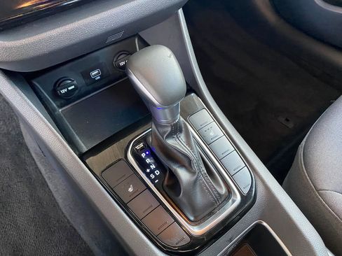Used 2020 Hyundai Ioniq SE FWD image 35
