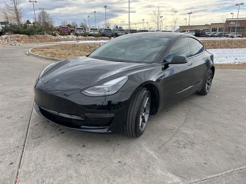 Used 2023 Tesla Model 3 Standard Range image 3
