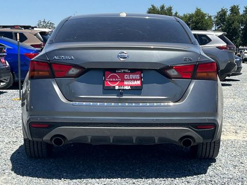 Used 2020 Nissan Altima 2.5 SR w/ Premium Package FWD image 8