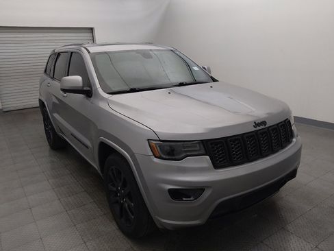 Used 2020 Jeep Grand Cherokee Altitude RWD image 13