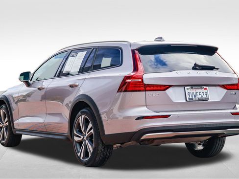 Certified 2026 Volvo V60 B5 Cross Country Plus w/ Climate Package image 4