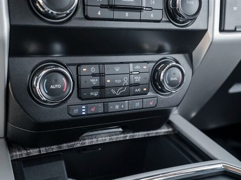 Used 2019 Ford F250 Lariat w/ Lariat Ultimate Package AWD/4WD image 41